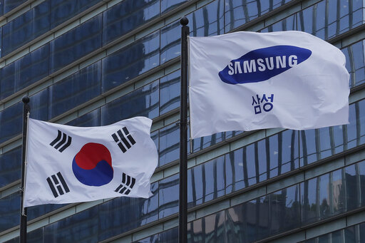 Ailing Samsung Electronics Chief Lee Kun Hee Dies