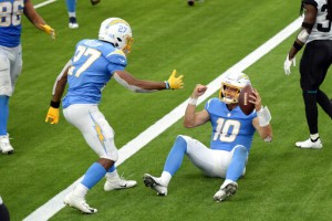Herbert Leads Chargers To 39 29 Victory Over Jaguars