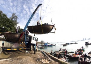 Vietnam Evacuating Low Lying Areas As Strong Typhoon Nears