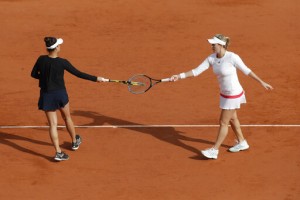 The Latest: Kvitova Plays Siegemund In French Open Quarters