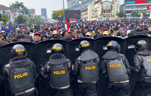 Indonesia Students, Workers Rally Against New Labor Law