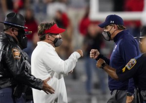 Sec Threatens Fines, Suspensions For Breaking Mask Protocols