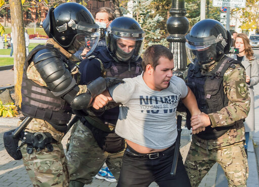 Police Detain Protesters In Russian City Of Khabarovsk