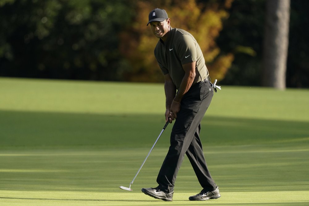 Tiger Woods Off To Bogey Free Start In Masters Defense