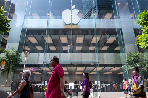 Apple Suspends New Business With Iphone Supplier That Used Students On Night Shifts