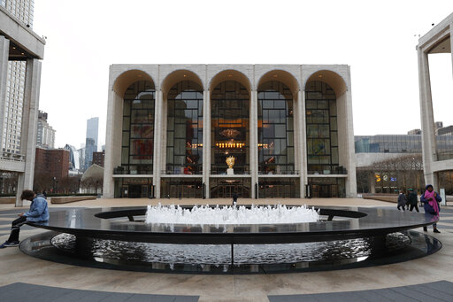 Shuttered Met Opera To Lock Out Stageghands