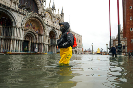 High Tide Floods Venice As Dike On Demand Wasn’t Activated