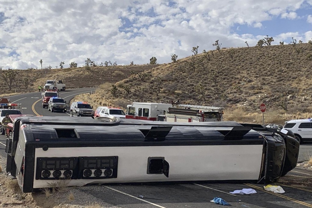 Bus Heading To Grand Canyon Rolls Over; 1 Dead, 2 Critical
