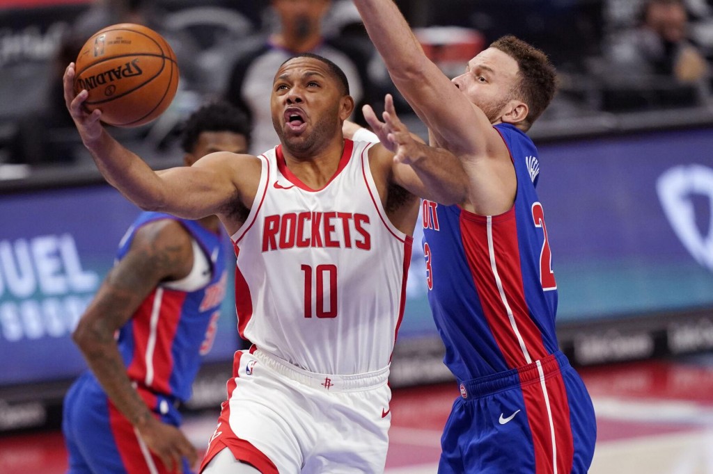 Rockets Withstand Final Review In 103 102 Win Over Pistons