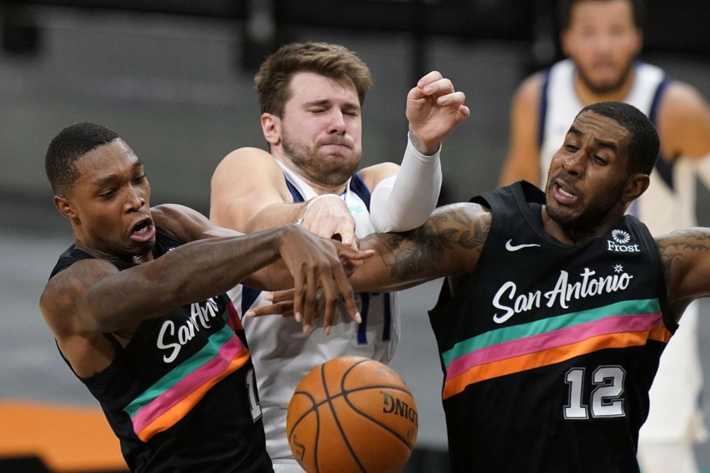 Doncic, Mavericks Fend Off Late Rally To Beat Spurs, 122 107
