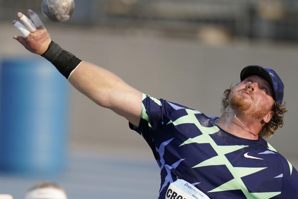 American Ryan Crouser Breaks World Indoor Shot Put Record