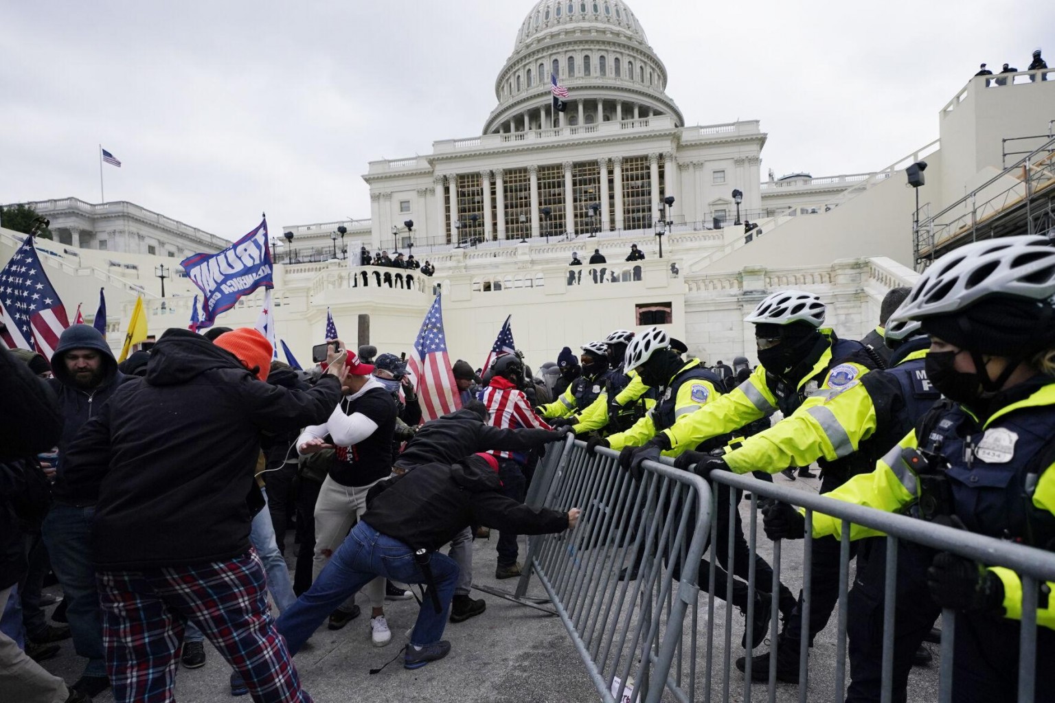 Ap Source: Lawmakers Threatened Ahead Of Impeachment Trial