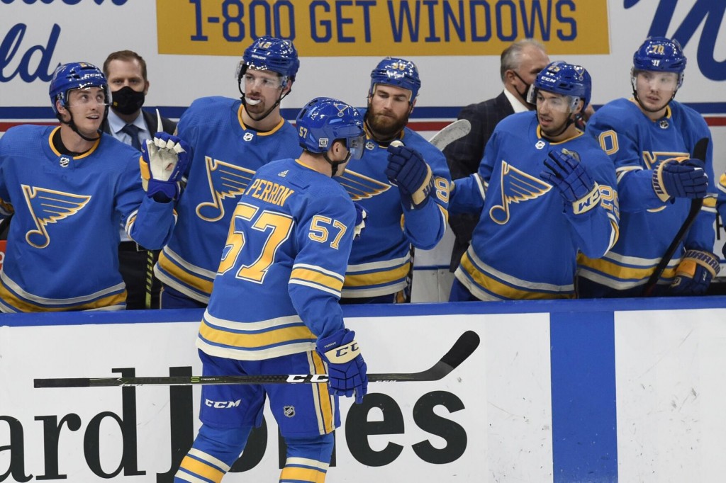 Krug, Perron Lead Blues To 4 2 Win Over Kings