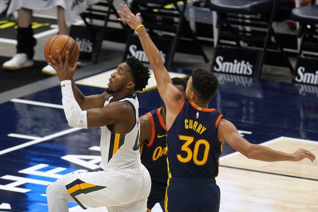 Jazz Rout Warriors For 8th Straight; Curry Now 2nd In 3s