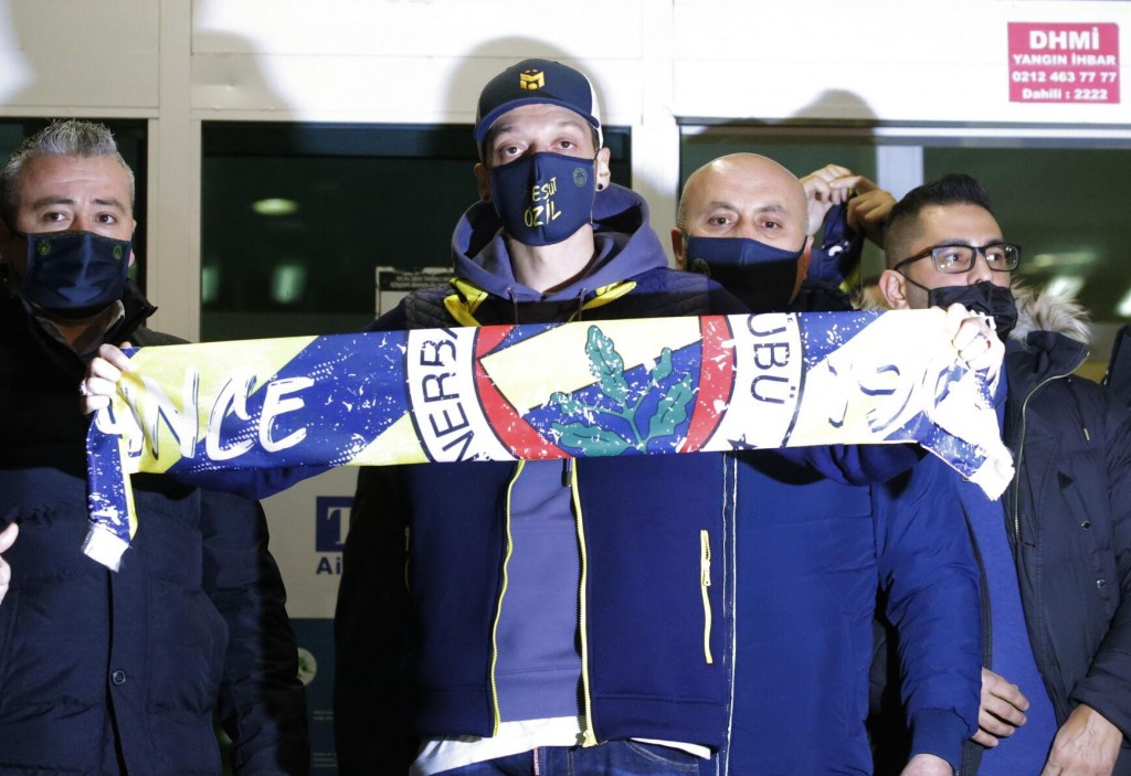 Ozil Says He Leaves Arsenal For Fenerbahce With No Grudges