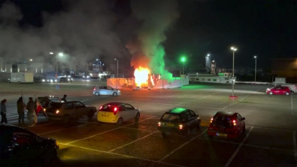 Dutch Condemn Rioting Over Virus Curfew, Fear More Violence