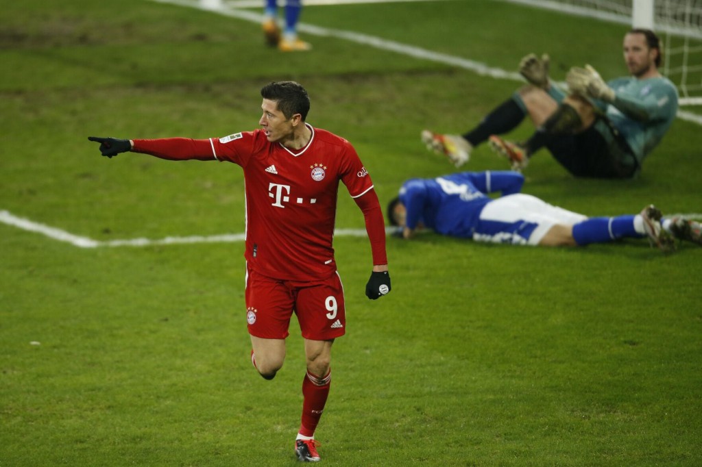 Bayern Beats Schalke 4 0 To Extend Bundesliga Lead