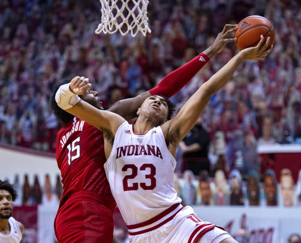 Rutgers Holds On For 1st Win At Indiana, Edge Hoosiers 74 70