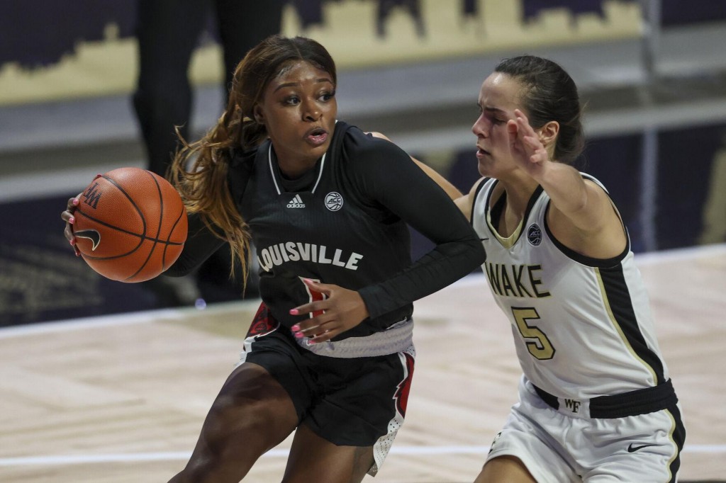 No. 1 Louisville Stays Unbeaten, Beats Wake Forest 65 63