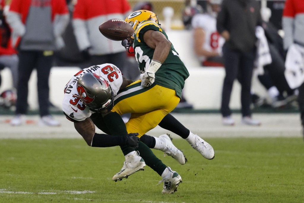 Packers’ Jones, Bucs’ Whitehead Leave Nfc Championship Game