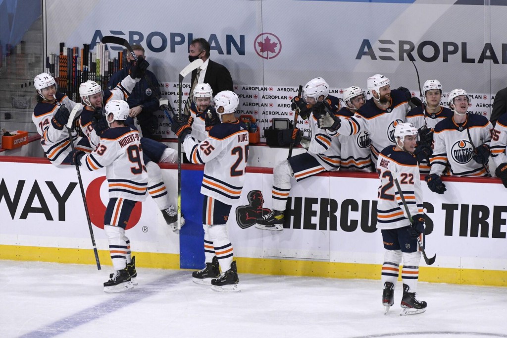 Draisaitl Beats Buzzer, Oilers Beat Jets 4 3