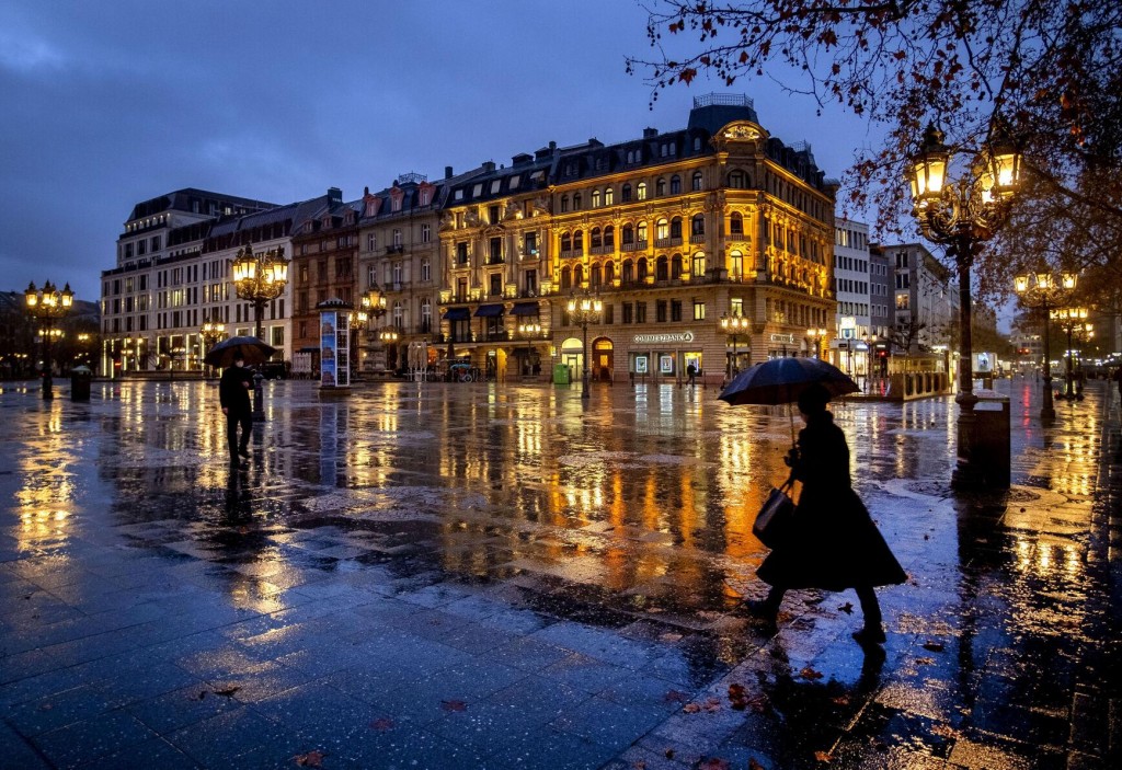 German Business Confidence Drops More Than Expected