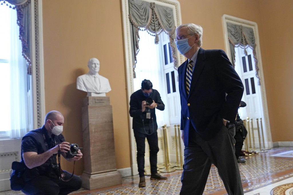 Mcconnell Backs Off Senate Filibuster Fight With Schumer