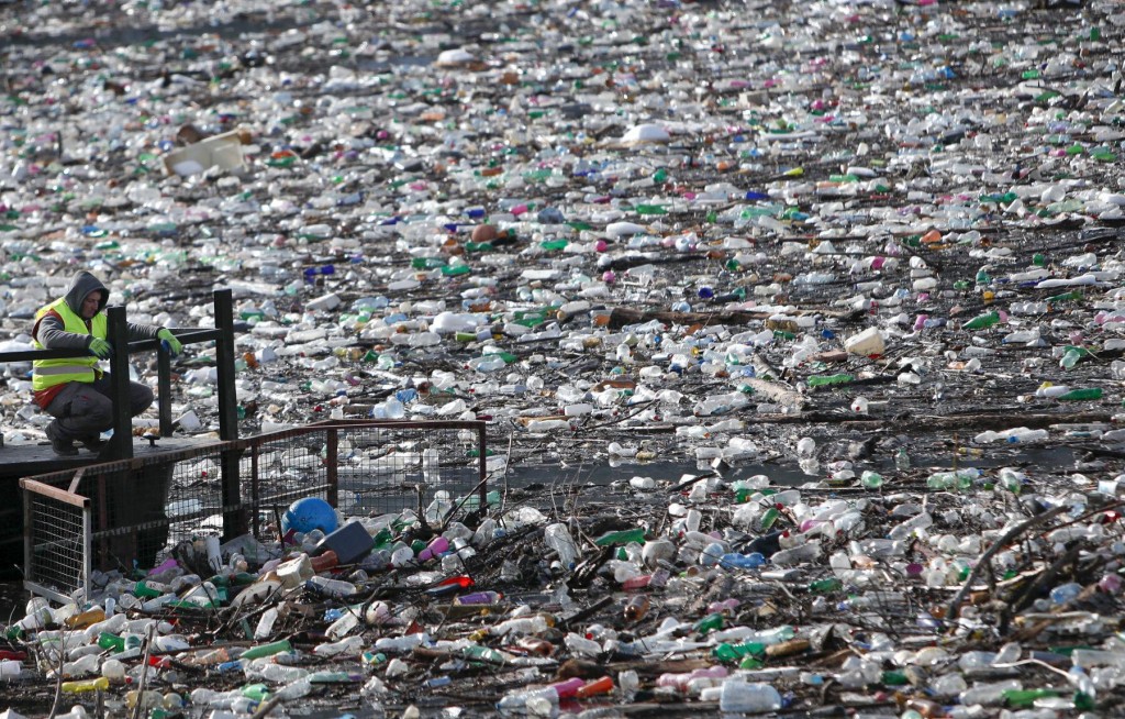 Rubbish Covered Lake Brings To Light Balkans Waste Problem
