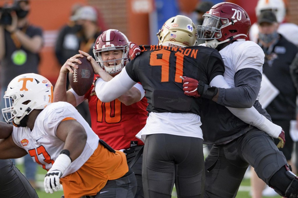 Alabama’s Mac Jones Sustains Ankle Injury At Senior Bowl