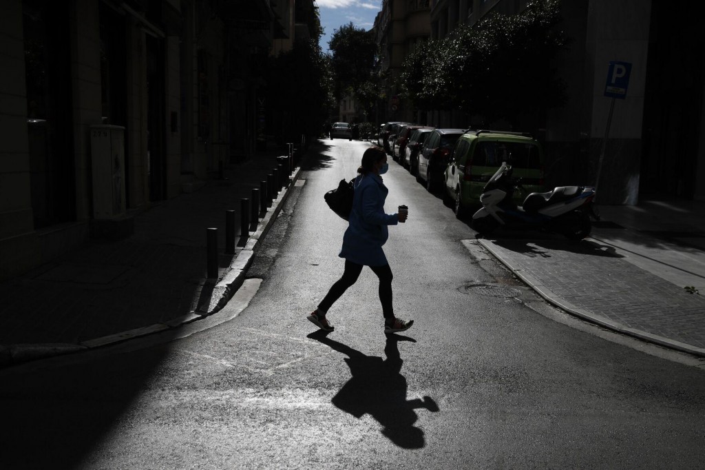 Greece: Restrictions Reimposed In Athens After Case Spike