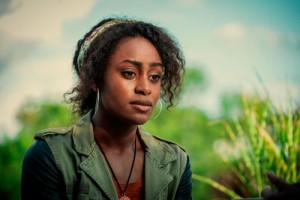 ‘behind Her Eyes’ Is A Twisty Drama That Earns Its Time In Front Of Your Eyes