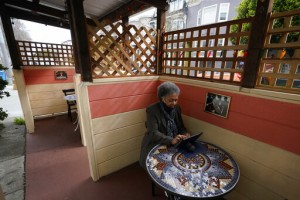 Shopping Online Eases Isolation For Older Adults