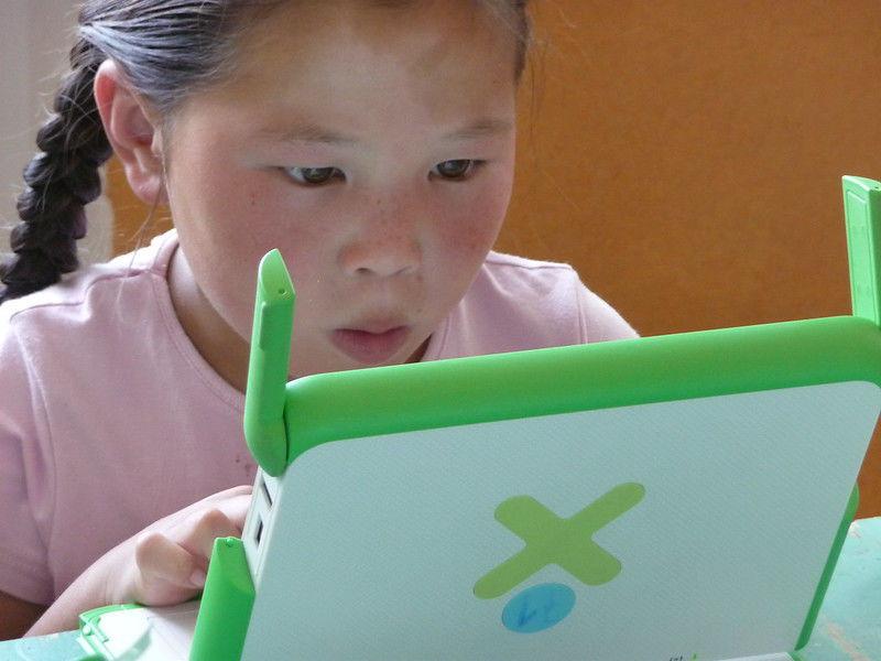 6 Steps To Ease Your Child’s Eye Strain From Screen Use