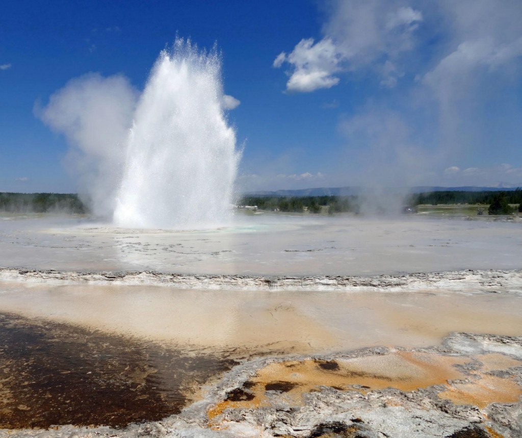 Caldera Chronicles: How Astrobiology Studies In Yellowstone Might Teach Us About Life On Other Planets