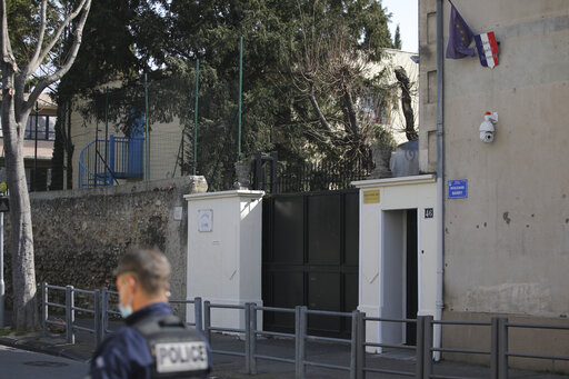 Man Wielding Knife Arrested Outside Marseille Jewish School