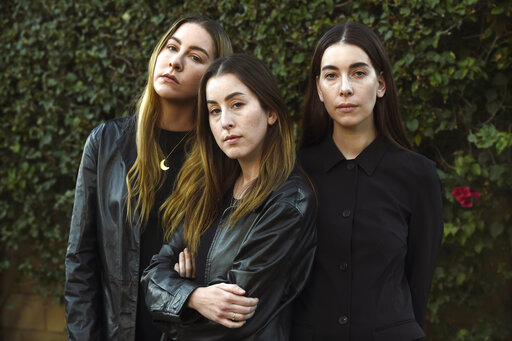 At The Grammys, Sister Trio Haim Makes Rock ‘n’ Roll History