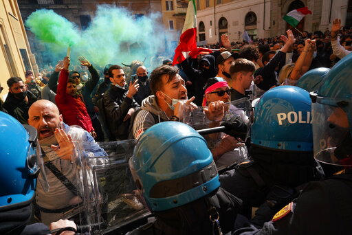Restaurant Owners Clash With Police In Rome Lockdown Protest