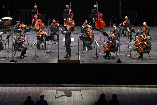 Ny Philharmonic Gives 1st Concert With Audience In 13 Months