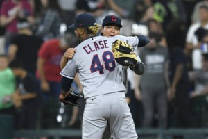 White Sox Rookie Zavala Hits 3 Hrs; Indians Rally, Win 12 11