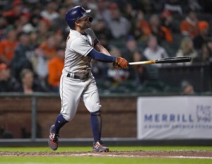 Altuve Hits Grand Slam On 2 Homer Night, Astros Beat Giants