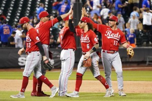 Votto Homers In 7th Straight Game, Reds Beat Mets 6 2