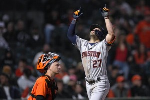 Altuve Hits Grand Slam On 2 Homer Night, Astros Beat Giants