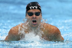 Us Swimmer Andrew Goes Maskless Behind Scenes At Olympics
