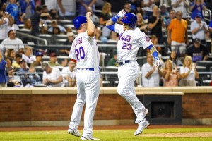 Votto Inches From Hr Record, Báez Helps Mets Rally Past Reds