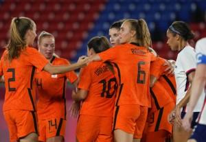 Rapinoe Converts And Us Gets Past Netherlands On Penalties