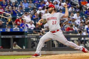 Votto Inches From Hr Record, Báez Helps Mets Rally Past Reds