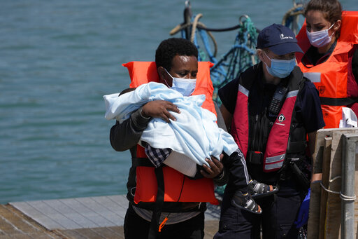 Uk Lawmakers Say Conditions For Channel Migrants ‘shocking’