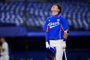 Alvarez A Summer Winter Medalist, Us Reaches Baseball Final