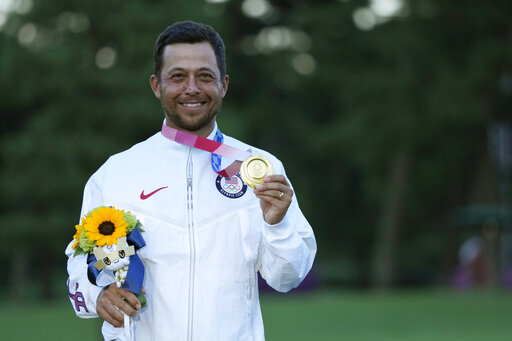 Xander Schauffele With 2 Clutch Putts Gives Us Gold In Golf