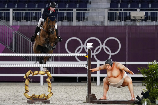 Sumo Scare? Riders Say Horses Might Be Spooked By Statue